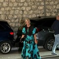 Ilda Šaulić gošća na koncertu Milančeta radosavljevića: Pevačica blista u dugoj haljini, stigla sa majkom, Goca emotivna: "Žao…