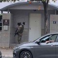 Teroristički napad kod Ambasade Izraela: Napadač sa dva noža nasrnuo na žandarma, uveden crveni stepen (video)