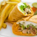 Recept za tortilju sa piletinom i povrćem: Za pripremu vam ne treba više od 15 minuta, a topi se u ustima koliko je sočna