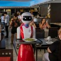 Stižu električni konobari! Mask otvara restoran po svojoj meri - bum na tržištu! Ali to nije sve
