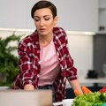 Niste imali vremena da zapišete bakin recept? Uz smart TV savršen porodični obrok je sada samo jedan klik daleko