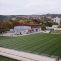 Инвестиција вредна 55 милиона динара - радови на постављању вештачке подлоге на фудбалском игралишту у Крчагову при крају