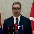 Predsednik Vučić se obraća medijima iz Ankare