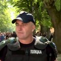 Konstitutivna sednica u Kuli: Dve grupe građana ispred zgrade opštine, prisutna i policija