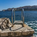 Evropske plaže se zatvaraju zbog opasne "bakterije koja jede meso": Može izazvati teške infekcije i sepsu