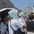 Dok se Evropa topi, milioni ljudi i dalje nemaju klima-uređaje: Evo zašto