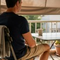 Balkon kao kutak za kafu, čitanje i beg od svakodnevice