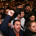 Haos na ulicama Jerevana Demonstranti traže ostavku Pašinjana zbog Nagorno-Karabaha