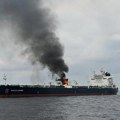 Нафтни танкер погођен пројектилом код обале Јемена