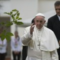 Od čega je umro papa: Dolazio na mise priključen na kiseonik
