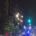 Vozači, oprez! Saobraćajna nesreća u Kneza Miloša Stvaraju se zastoji, kiša otežava saobraćaj (video)