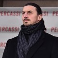 Ibrahimović: Mesi igra sa statuama, a ne sa saigračima