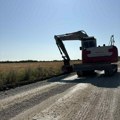 Od danas zbog asfaltiranja zatvorena deonica puta Sremska Mitrovica – Jarak, saobraćaj preusmeren