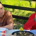 Anđela Jovanović pokazala kako se njen otac slaže sa zetom: Gagi Jovanović i Mihail uživaju u prirodi: Na stolu samo domaća…