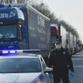 AMSS: Kamioni na granici sa Hrvatskom čekaju dva sata