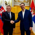 Вучић са Фицом о европској будућности Србије и унапређењу сарадње две земље
