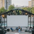 Pisma zatvorenika, Lepa Brena, Rambo, Dua Lipa i spisateljica koja je po drugi put rođena u Beogradu: Smeh i aplauzi publike…