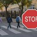 POČINJE ŠKOLA – usporite! Nijedan minut nije važniji od bezbednosti deteta, USPORITE SVI! POČINJE ŠKOLA – usporite!