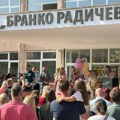 U klupama više prvaka nego prošle godine: OŠ "Branko Radičević" u Kosovskoj Mitrovici dočekala novu generaciju đaka!
