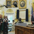 Tramp zabranio pristup Beloj kući novinarima televizija CNN, MSNOW i portalu Politiko