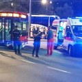 Oboren dostavljač hrane, velika gužva na Banovom Brdu! Autobus udario motor, policija i Hitna pomoć na licu mesta (foto)