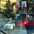 Sudar tramvaja i automobila u centru Beograda, kolaps u najavi