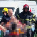 Uznemirujuće fotografije: Muškarac skočio kroz prozor na Banjici: Sumnja se da je pokušao da izvrši samoubistvo