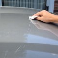 Autolimar podelio trik kojim ogrebotine na autu nestaju kao rukom odnesene - i to uz pomoć proizvoda koje sigurno imate kod…