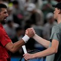 Izašle kvote za meč Đokovića i Sinera u polufinalu Rolan Garosa: Ovako nešto Novak nije odavno doživeo!