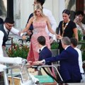 Smelo izdanje Ivanke Tramp na venčanju veka u Veneciji: Blista u rozoj haljini čiji donji deo ostavlja bez daha (foto)