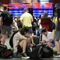 Drama u Pragu: Nestala struja u češkim gradovima, ljudi ostali zarobljeni u liftovima, stali metro i tramvaji