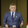 Fico će tražiti sastanak V4 o reviziji zabrane motora sa unutrašnjim sagorevanjem