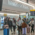 Haos na aerodromima zbog EES sistema: Putnici povraćaju od čekanja, avioni poleću poluprazni