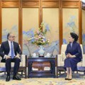 Peng Lijuan sastala se sa generalnim direktorom UNESCO u Pekingu