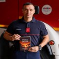 Vatrogasac iz Sremske Mitrovice Milan Kotarlić objavio roman „Veruj srcem“