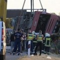 Tragedija u Mađarskoj: Najmanje 12 mrtvih nakon što je turistički autobus sleteo sa auto-puta