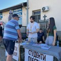 Studenti u Petki razgovarali sa građanima, u blizini i štandovi SNS-a