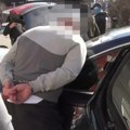 Policajac van dužnosti u Novom Sadu uhvatio lopova, udario ženu i otrgao joj lančić s vrata