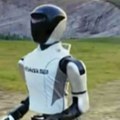 Kineski zvaničnik: humanoidni roboti neće zameniti radnu snagu