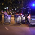 Svi pričaju o fotografiji kancelarije SNS-a u Novom Sadu koja je zatrpana smećem: „Vlast u ogledalu stvarnosti“