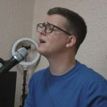 Sa 13 godina zaradio prve pare pevajući u kafani kako bi pomogao majci: Miloš živi u jednoj sobici, ali ima velike snove