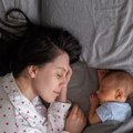 Spavanje sa decom u istom krevetu: Pedijatar objašnjava šta je mit, a šta stvarna opasnost