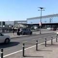 Oko 30 crnogorskih državljana satima zadržani na beogradskom aerodromu