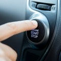 Vozači, ovo dugme u automobilu moglo bi da skrati vek motora: stručnjaci poslali upozorenje
