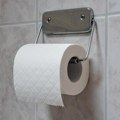 Da li rolna toalet papira treba da bude okrenuta ka zidu ili spolja? Stručnjaci rešili večitu dilemu, evo koji način je bolji…