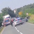 Prva slika stravične nesreće kod Bačkog Sokolca: Tri automobila učestvovala u jezivom sudaru, jedna osoba poginula na mestu…