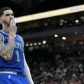 Zbog ovoga NBA gubi poštovanje - Bol šetao sa loptom u ruci, sudije "slepe" VIDEO