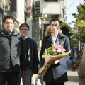 Cveće na mestu gde je ubijen romski dečak Dušan Jovanović u Beogradu