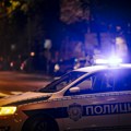 Muškarac u Beogradu pretio pištoljem gde je stigao! Prvo napao taksistu i putnika, pa uleteo u kafić i napravio haos
