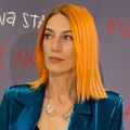 Ana Stanić pokazala novo izdanje: Na promociji pokazala promenu imidža - Katarina Radivojević došla među prvima sa velikim…